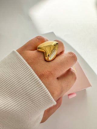 Heart bold ring